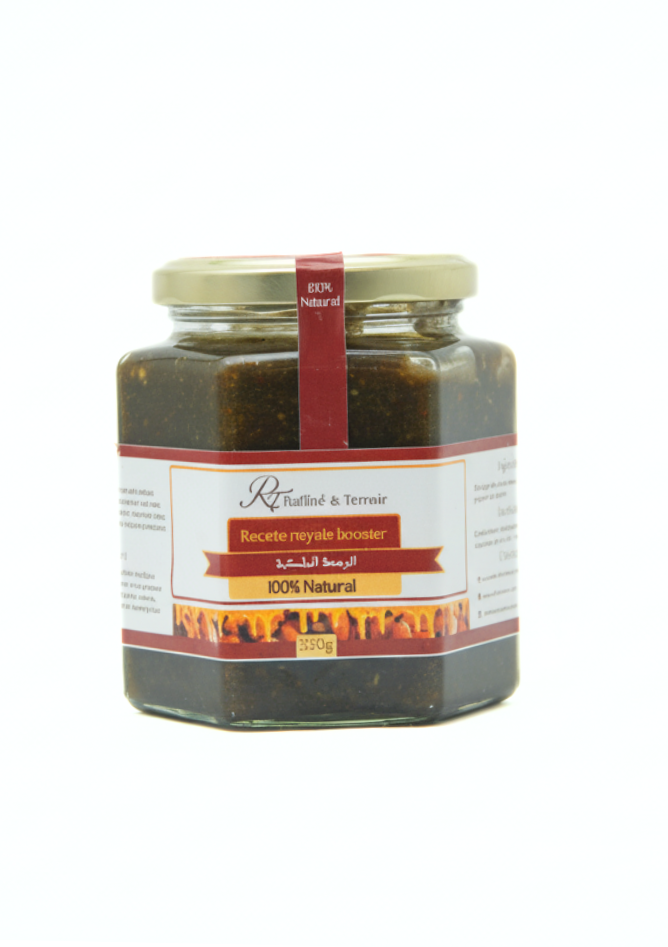 Design sans titre (12) Recette Royale Booster – 100% Naturel (330g) Un mélange naturel riche inspiré des recettes traditionnelles de la ruche. Cette recette royale combine des ingrédients naturels soigneusement sélectionnés pour apporter énergie, vitalité et bien-être au quotidien. Idéale pour renforcer l’organisme, améliorer la forme physique et soutenir l’immunité.