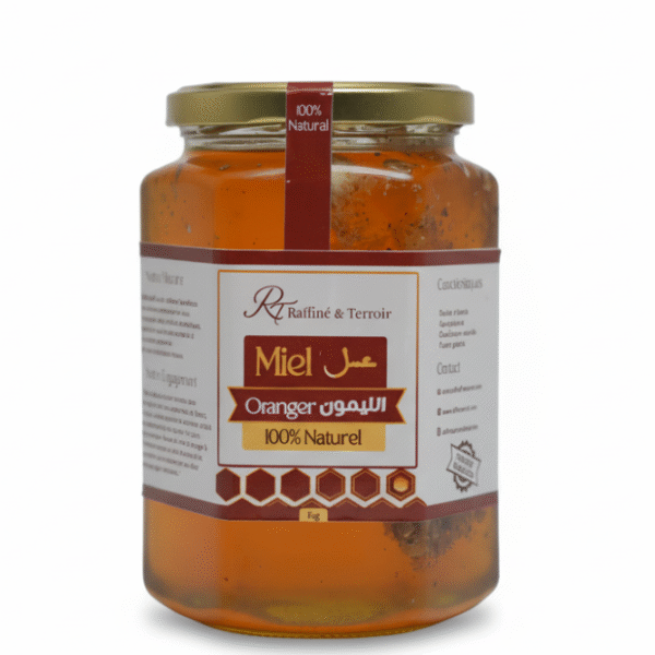Le miel d’oranger se distingue par sa douceur délicate et son parfum floral subtil. Récolté à partir du nectar des fleurs d’oranger, il offre une texture onctueuse et un goût léger aux notes légèrement fruitées. 100 % pur, cru et non pasteurisé, il constitue une source naturelle d’énergie et est apprécié pour ses propriétés apaisantes qui favorisent la détente.
