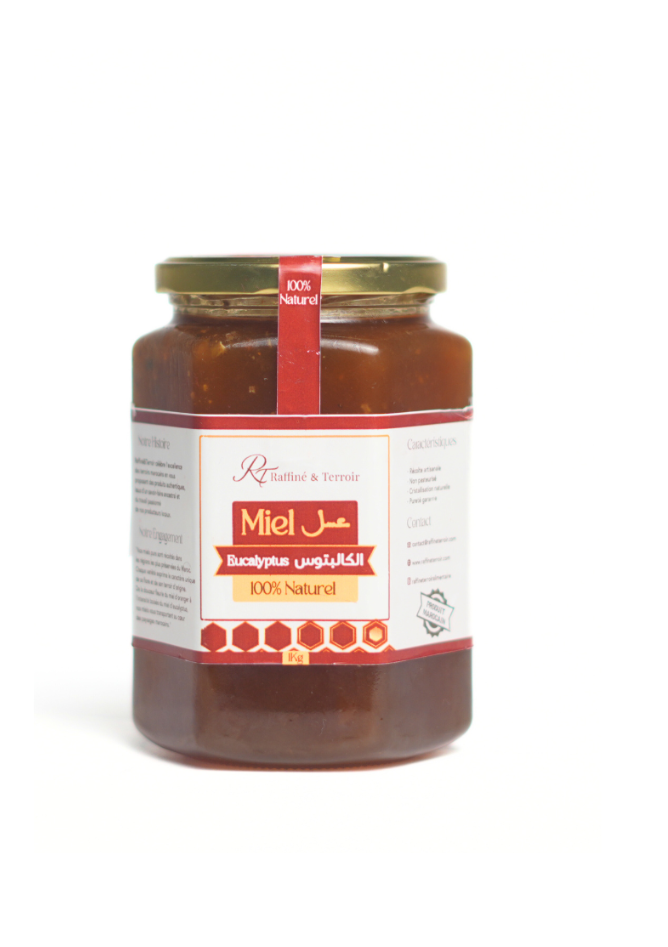 Le miel d’eucalyptus se distingue par sa saveur boisée et ses notes légèrement mentholées. Récolté à partir du nectar des fleurs d’eucalyptus, il offre une texture onctueuse et une couleur ambrée. 100 % pur, cru et non pasteurisé, il est apprécié pour ses propriétés naturelles qui aident à apaiser la gorge et à soutenir le système respiratoire.