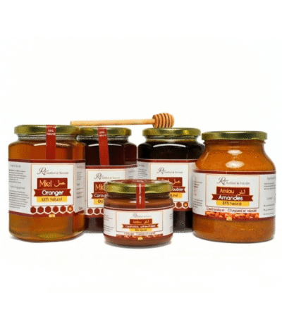 Pack Spécial Lancement + Cadeaux Offerts (6x500g + Cuillère) Un coffret exclusif regroupant les meilleurs miels naturels et Amlou aux amandes, avec des cadeaux OFFERTS : Amlou aux cacahuètes, miel d’orange et cuillère spéciale miel. Une offre limitée idéale pour découvrir toute la gamme à prix avantageux.